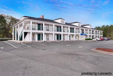 Baymont By Wyndham Ozark Motel Exterior photo